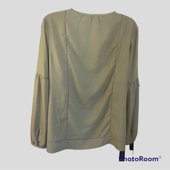 EUC Banana Republic khaki top, size small - Picture 4 of 7